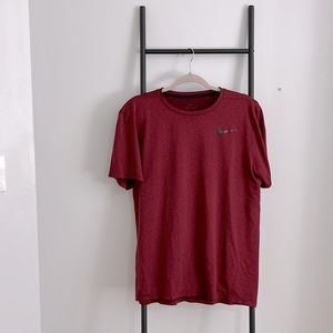 Nike Dri-Fit Workout Shirt Short Sleeve Red Black Nike Swoop logo shirt Crewneck